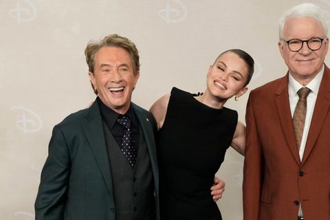 Martin Short (li.), Selena Gomez und Steve Martin verstehen sich auch abseits des "Only Murder in the Building"-Sets sehr gut.
