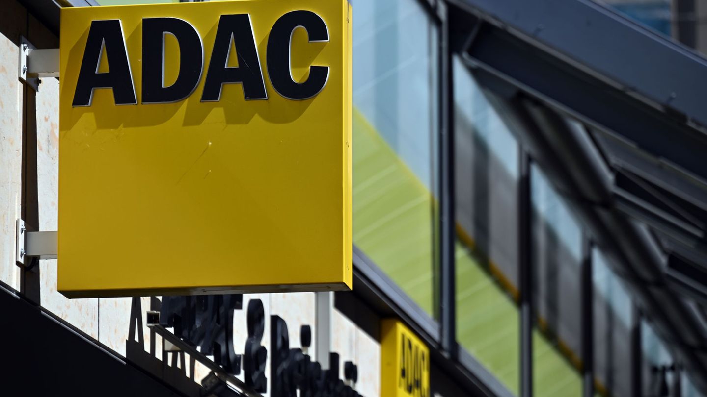 Auf Mitglieder des ADAC kommen zum Jahreswechsel höhere Beiträge zu. (Symbolbild) Foto: Martin Schutt/dpa