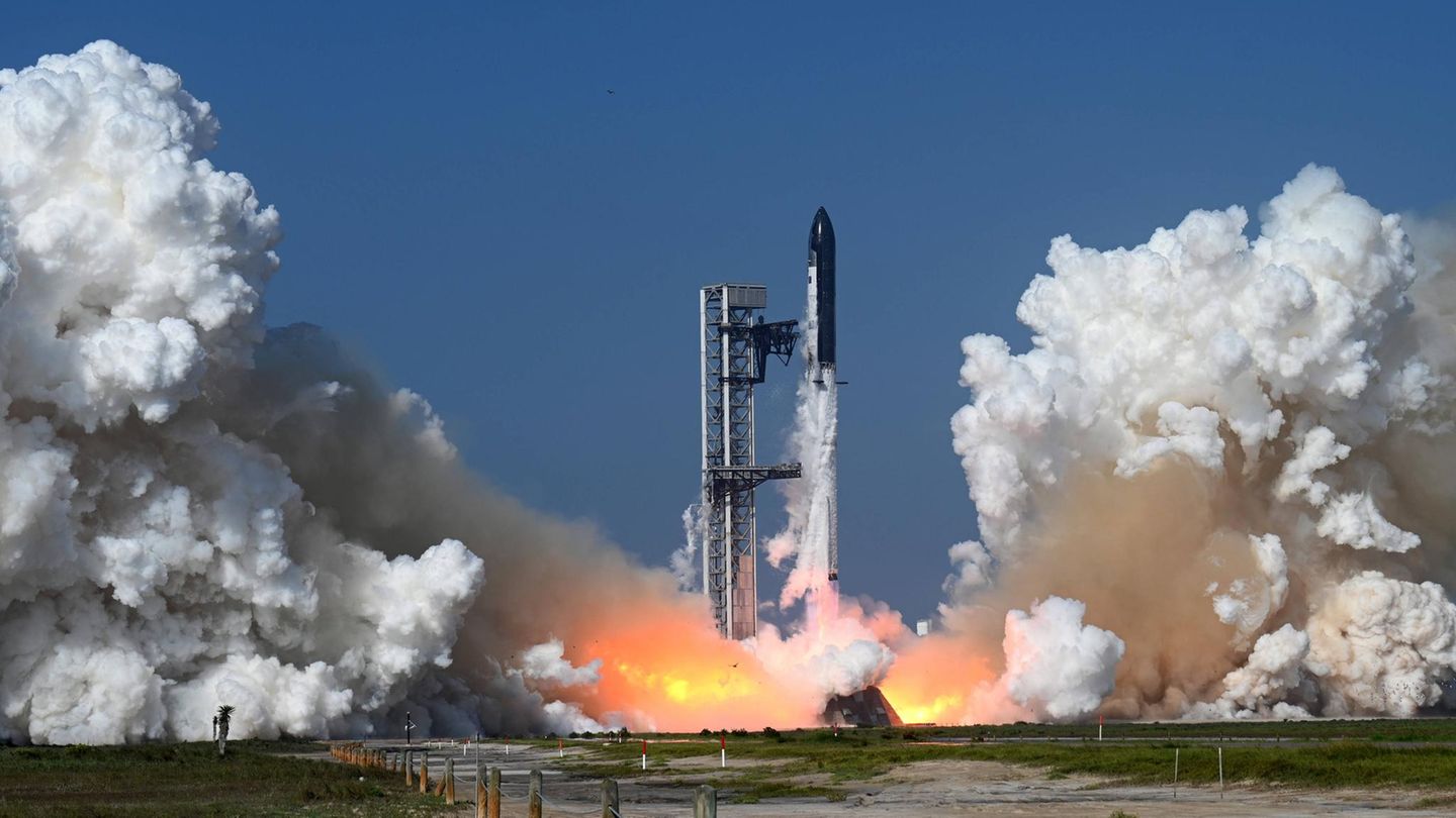 Monatelange Arbeit gelungen: Wichtiges Signal von SpaceX: Überarbeitete Starship-Rakete gelingt Testflug