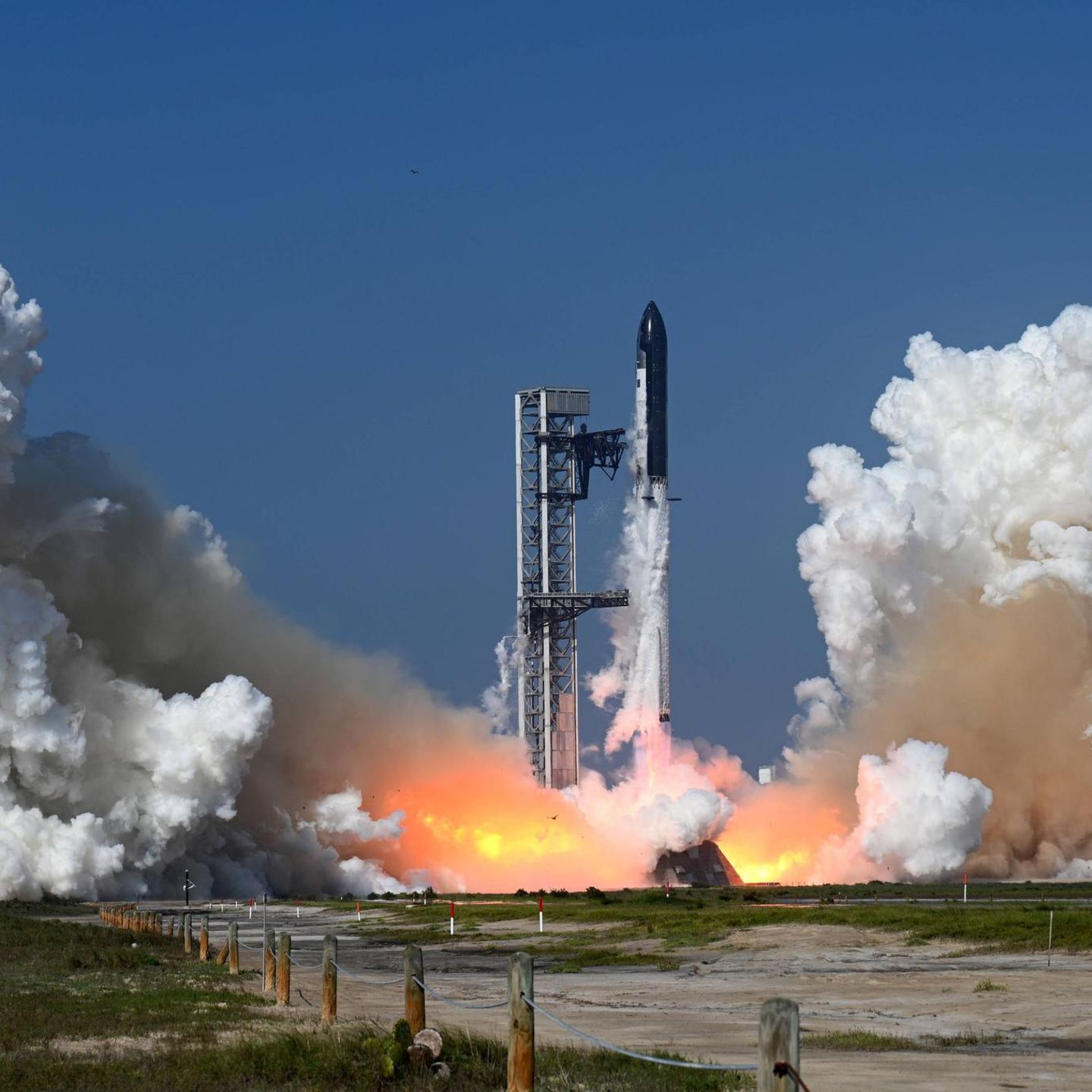 Wichtiges Signal von SpaceX: Überarbeitete Starship-Rakete gelingt Testflug