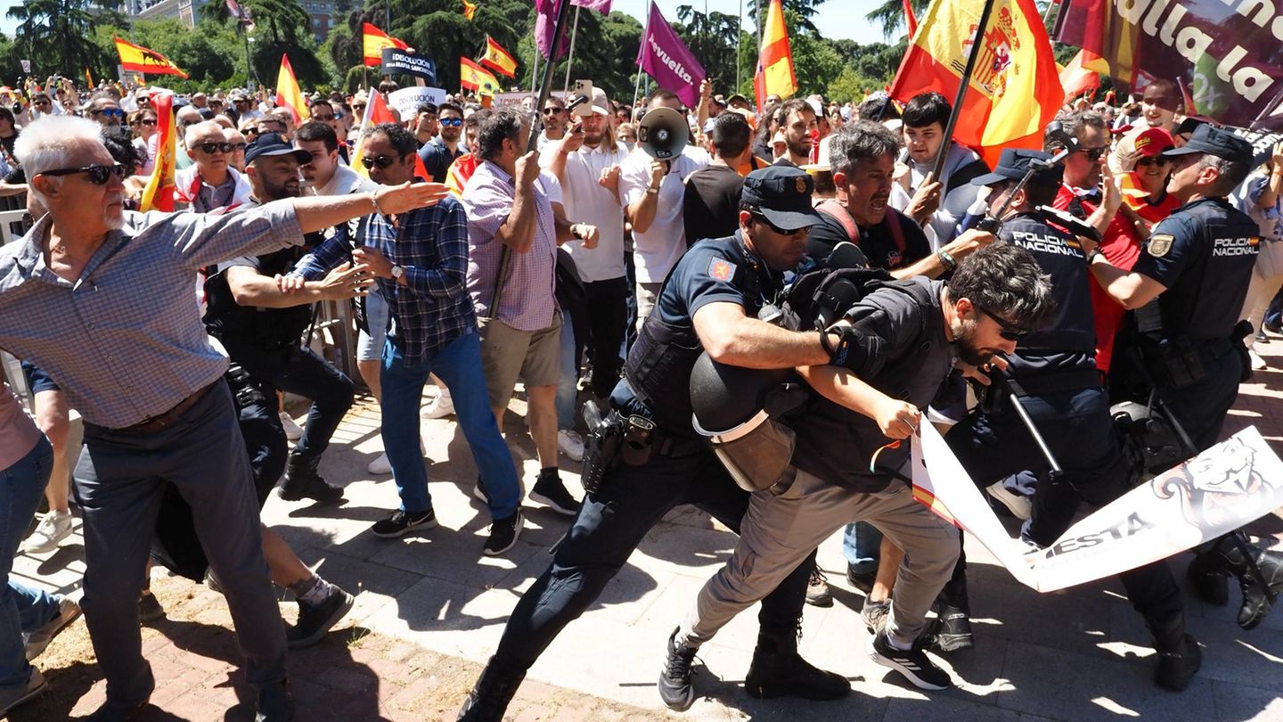 Proteste gegen Pedro Sánchez