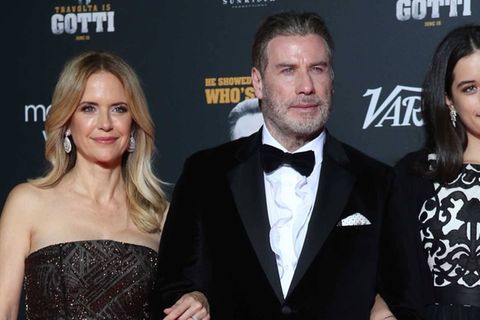 Ella Bleu Travolta (re.) 2018 mit ihren Eltern, der zwei Jahre später verstorbenen Kelly Preston und John Travolta.