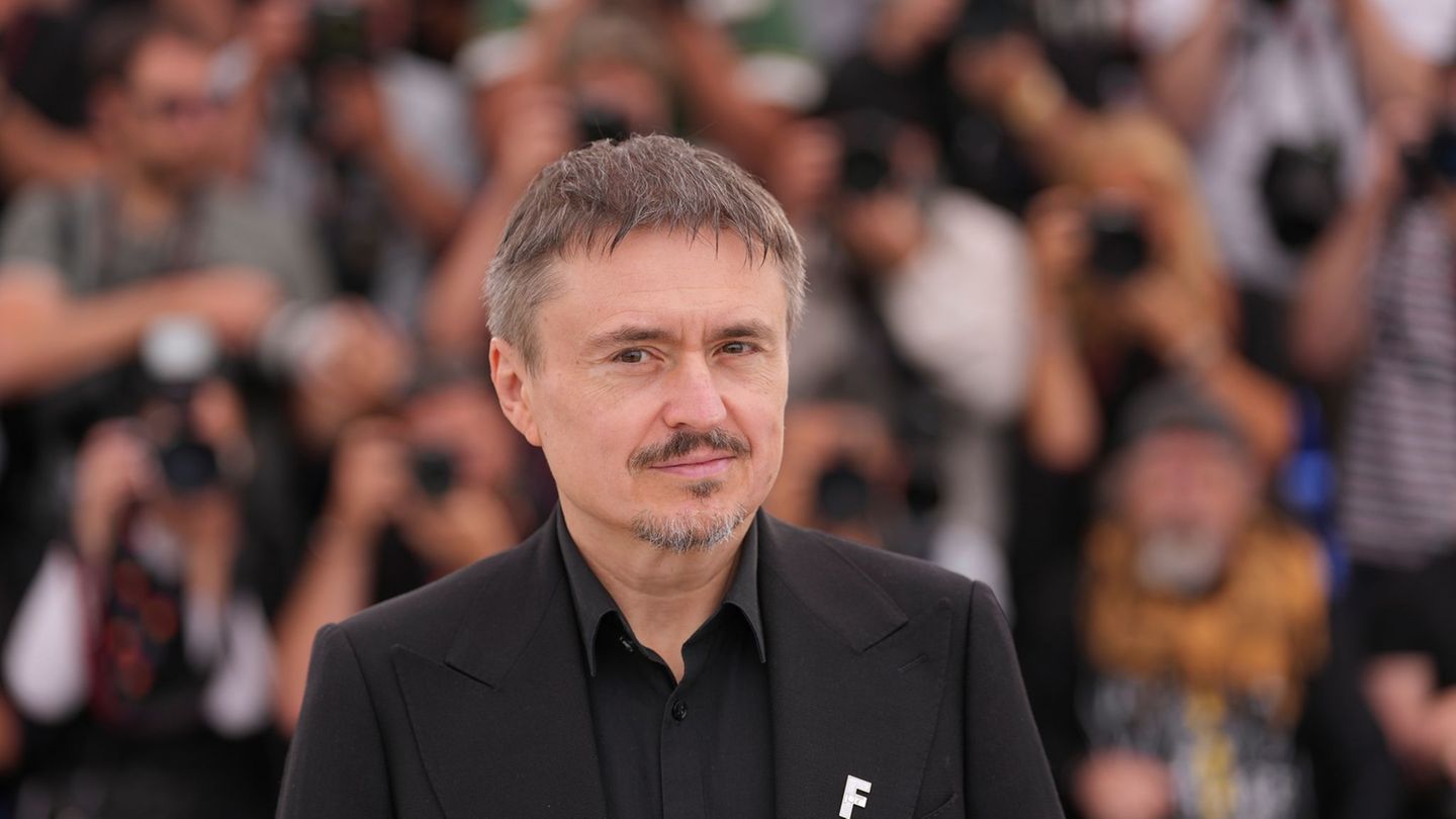 Cristian Mungiu ist mit der Goldenen Palme ausgezeichnet worden. (Archivbild) Foto: Andreea Alexandru/Invision/AP/dpa