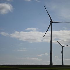 Wie geltende Vorgaben für den Bau und Betrieb von Windkraftanlagen zu bewerten sind, darüber gehen die Meinungen teils deutlich