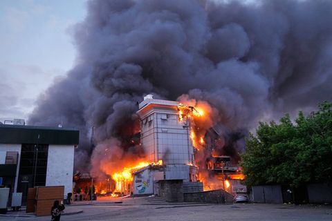 Russland greift die Ukraine immer wieder mit Drohnen und Raketen an. Foto: Efrem Lukatsky/AP/dpa