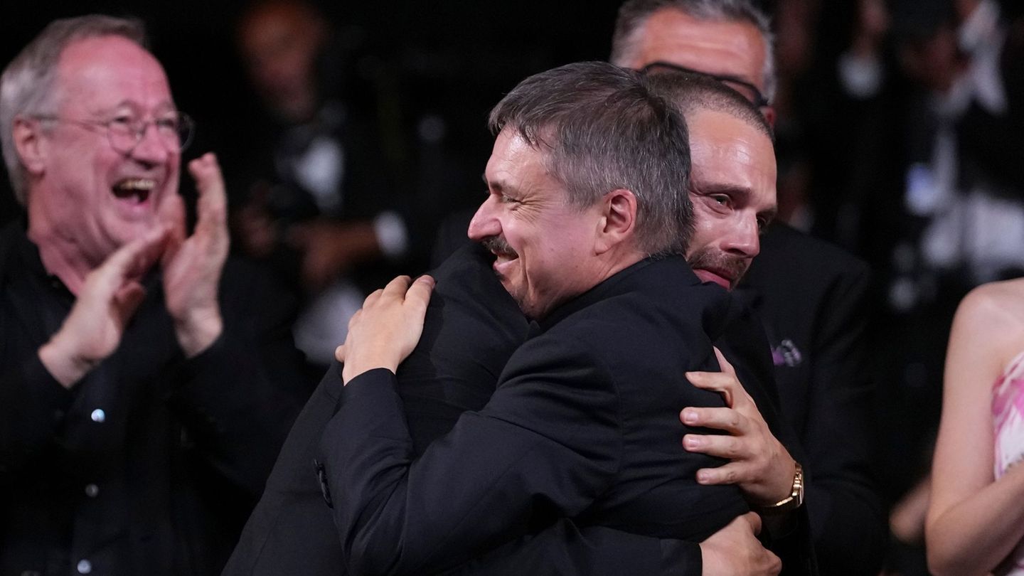 Cristian Mungiu holte die Goldene Palme für "Fjord". Foto: Andreea Alexandru/Invision/AP/dpa