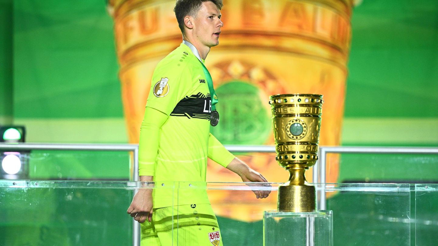 Alexander Nübel verpasste mit dem VfB Stuttgart die Titelverteidigung im DFB-Pokal. Foto: Tom Weller/dpa