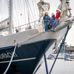 Die 38 Jugendlichen der "High Seas High School" sind nach sieben Monaten auf See wieder in Bremerhaven eingetroffen. (Archivbild