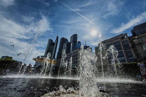 Summer in the City: Frankfurt sucht Abkühlung. Foto: Andreas Arnold/dpa