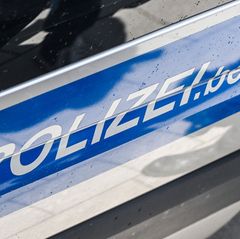 Die Polizei wurde zu einer Neuköllner Bäckerei gerufen. (Symbolbild) Foto: Jens Kalaene/dpa