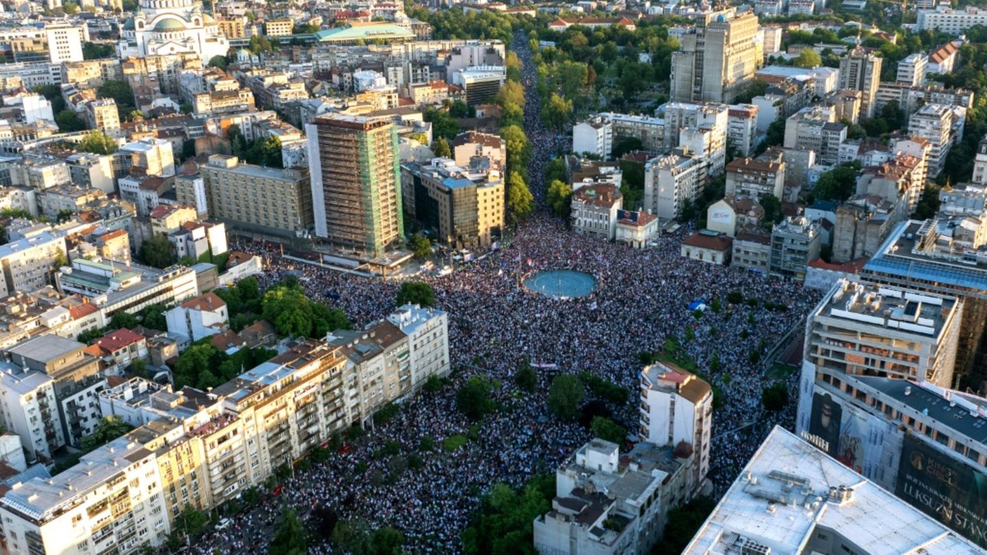 Demonstranten im Zentrum von Belgrad