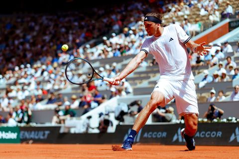 Alexander Zverev spielte zum Start der French Open auf dem Hauptplatz in Roland Garros. Foto: Frank Molter/dpa