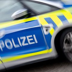 In Viersen am Niederrhein musste die Polizei einem Schwerverletzten nach einem Hausfriedensbruch noch eine Anzeige schreiben. (S
