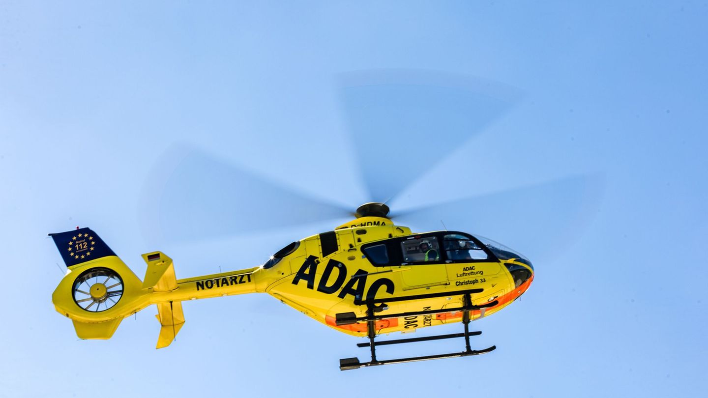 Ein schwerverletzter Quadfahrer musste in Osthofen ins Krankenhaus gefolgen werden Foto: Frank Hammerschmidt/dpa