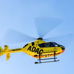 Ein schwerverletzter Quadfahrer musste in Osthofen ins Krankenhaus gefolgen werden Foto: Frank Hammerschmidt/dpa