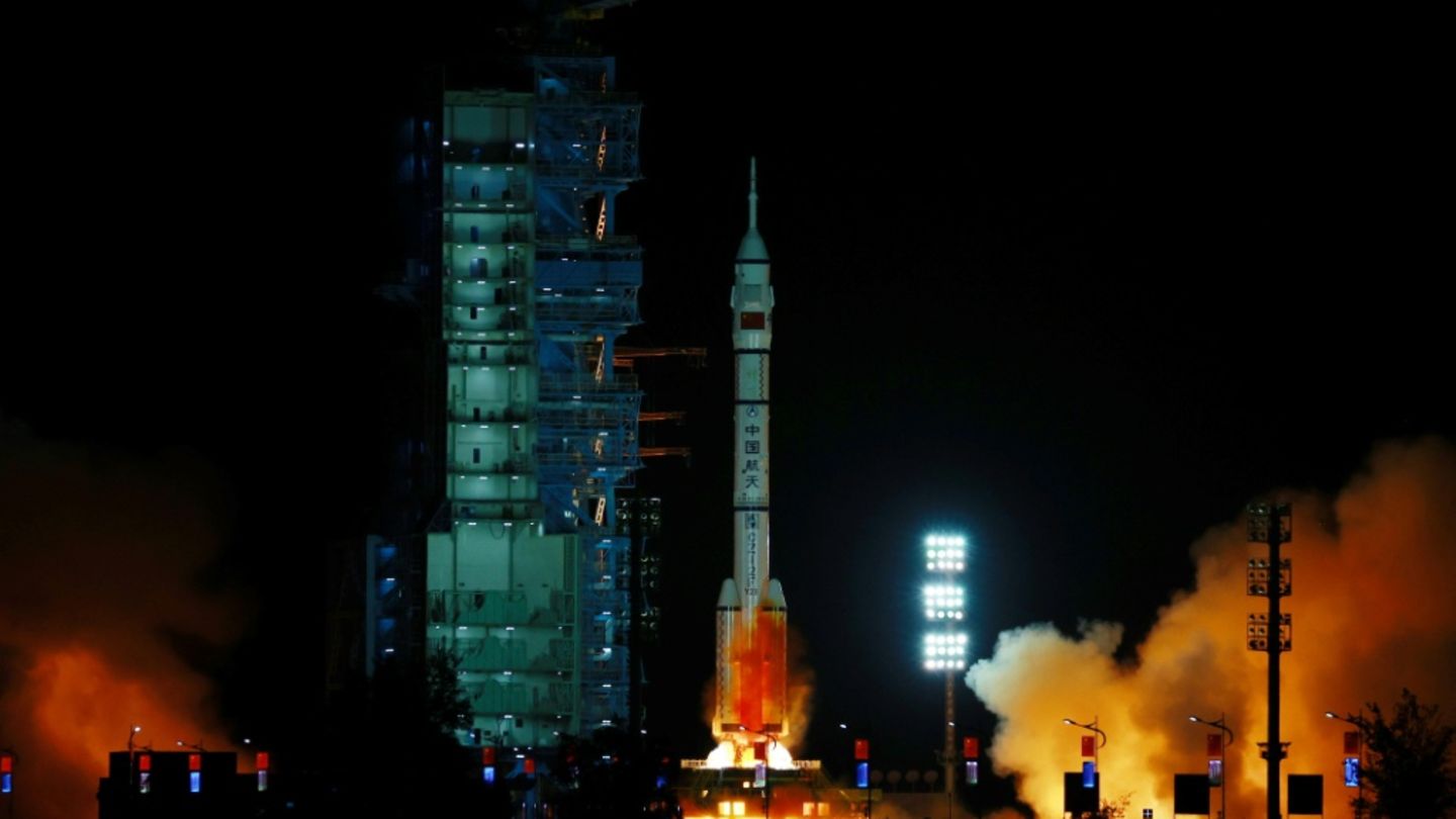 Drei chinesische Raumfahrer an Station Tiangong im All angekommen
