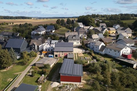 Viele Kommunen können nach Einschätzung der Energieagentur mit Erneuerbaren Geld sparen. (Symbolbild) Foto: Thomas Frey/dpa
