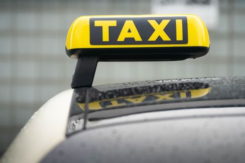 Ab dem 13. Juni werden in Kassel für Fahrgäste 2,80 Euro und damit 70 Cent mehr für jeden gefahrenen Kilometer fällig. (Archivbi