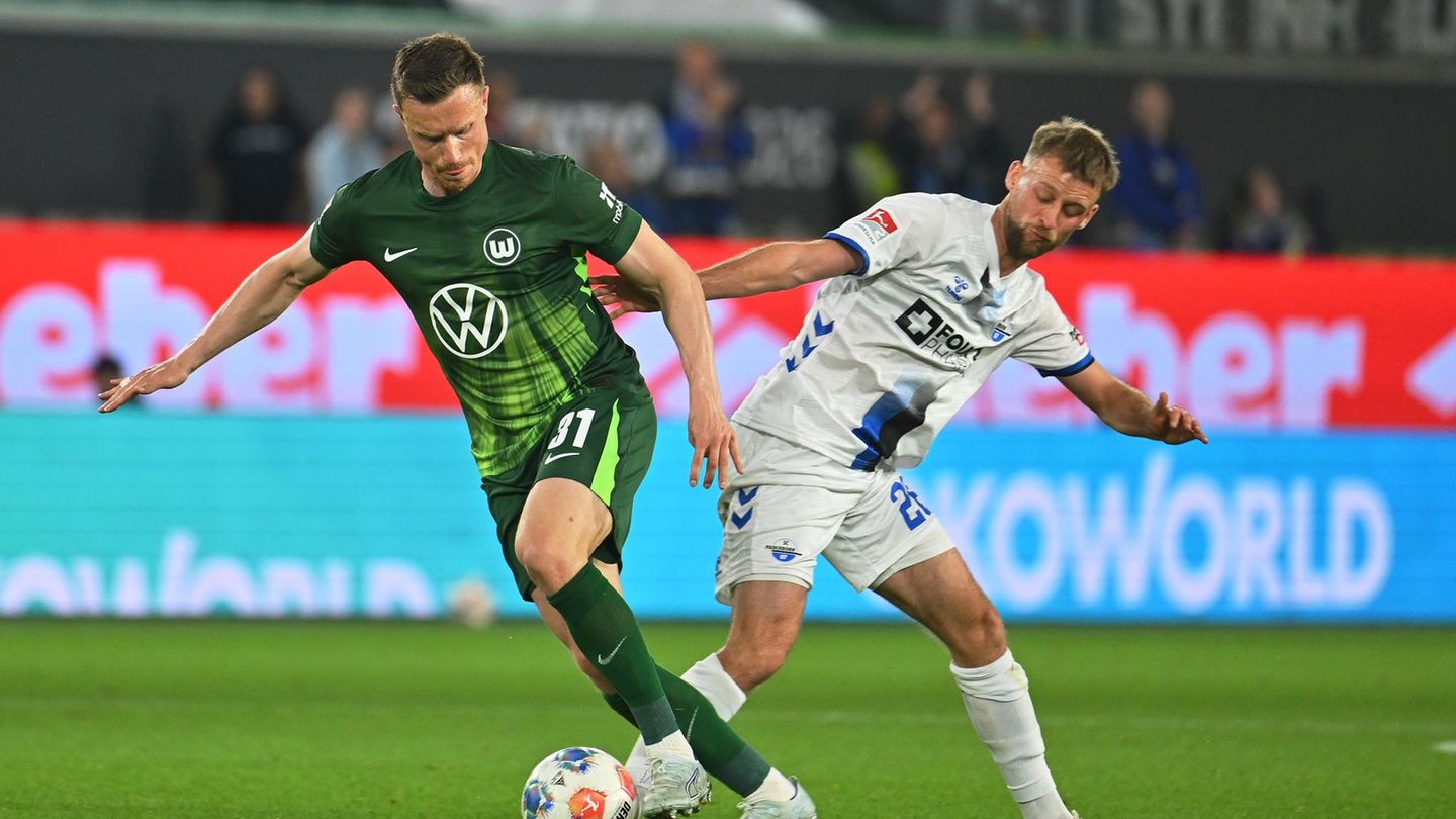 Wolfsburg oder Paderborn: Wer spielt nächste Saison Bundesliga? (Archivbild) Foto: Swen Pförtner/dpa