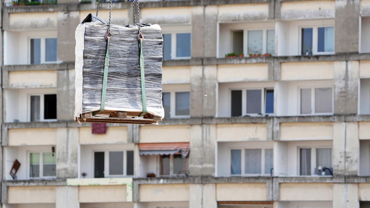 Aus alten Betonteilen von Plattenbauten werden neue Gebäude. (Symbolbild) Foto: Soeren Stache/dpa
