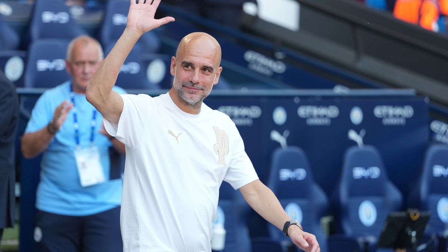 Nach zehn Jahren verabschiedete sich Trainer Pep Guardiola bei Manchester City. Foto: Alastair Grant/AP/dpa