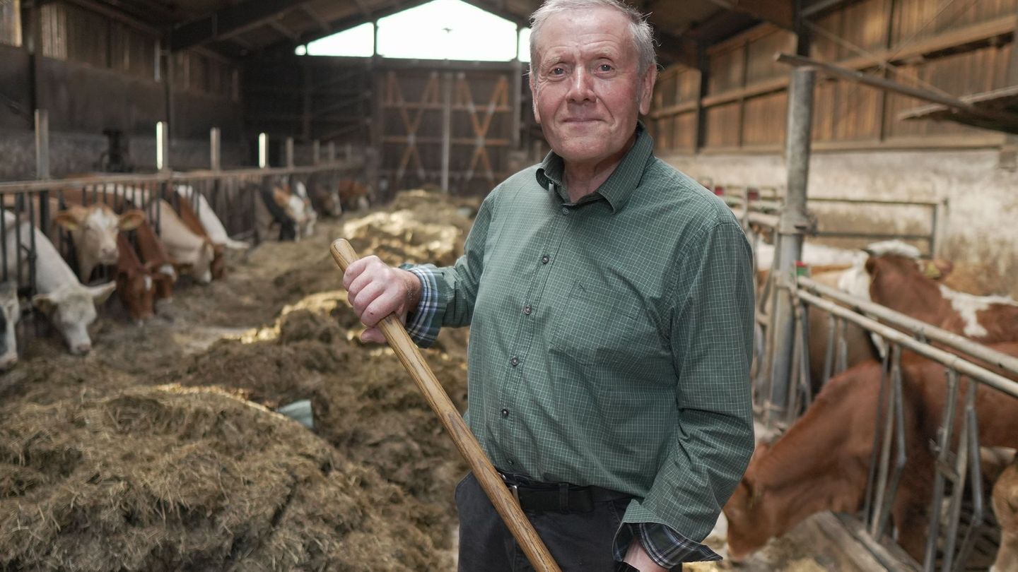 Hermann Karte, Landwirt in Brilon, ermöglichte dem Doku-Team Einblicke in den Alltag auf seinem Hof.