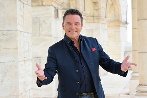 Stefan Mross verabschiedet sich von seiner Musikshow – und dann kommt auch zweimal seine Ex in die Sendung: Stefanie Hertel.