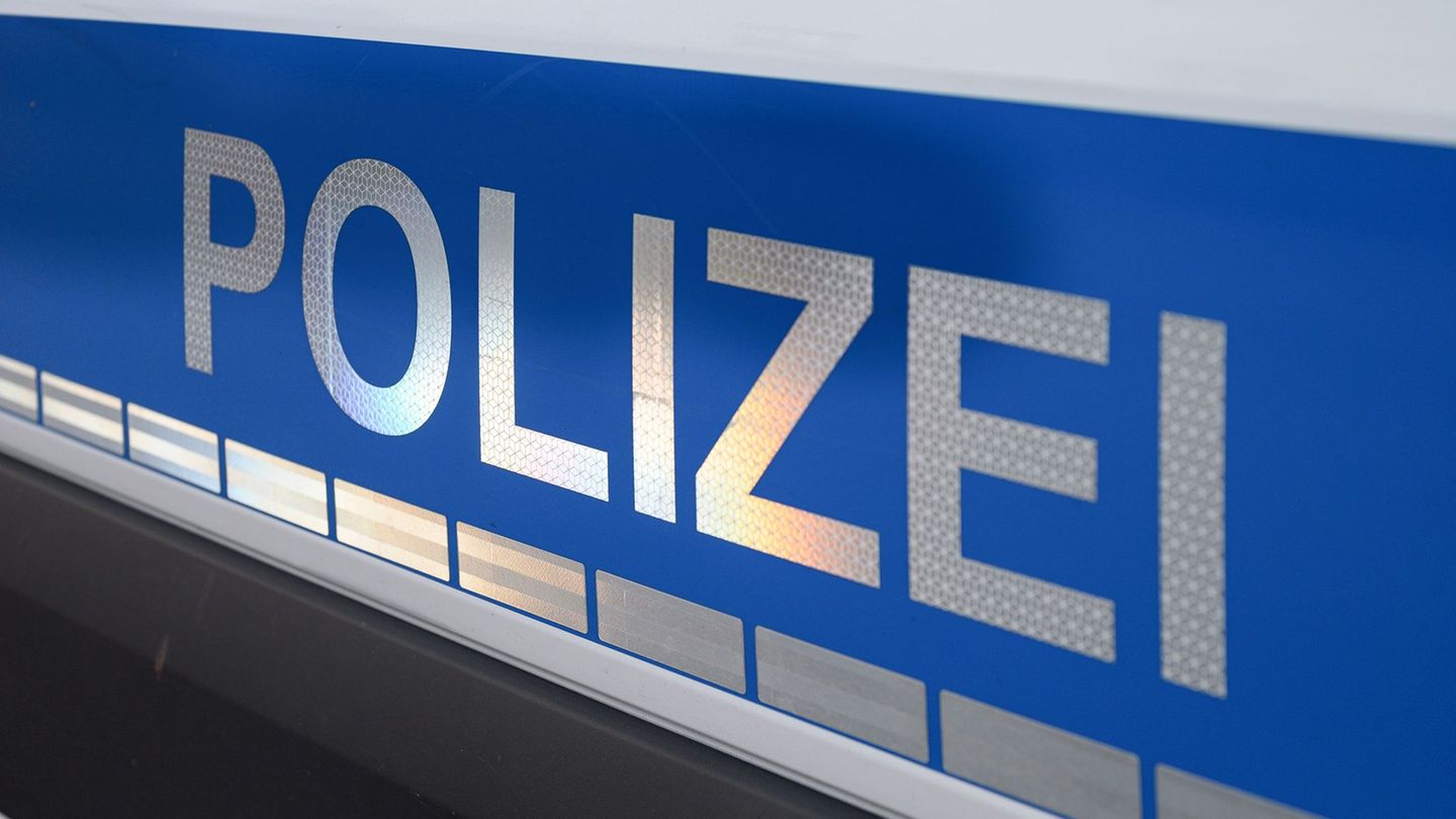 Die Polizei stellte fest, dass ein 18-Jähriger nicht nur unter Drogen war und keinen Führerschein hatte, sondern auch noch das K