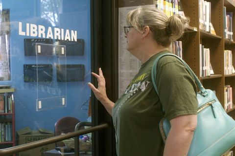 Suzette Baker weigerte sich, Bücher aus ihrem Bestand zu entfernen. Daraufhin wurde die Bibliotheksleiterin und US-Army-Veteranin entlassen.