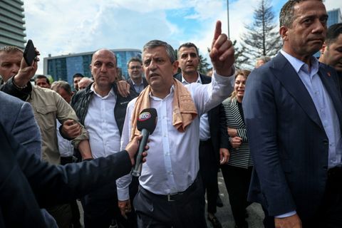Özel mit Anhängern in Ankara