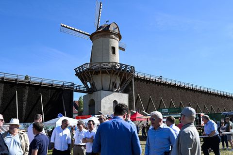 Zahlreiche Besucher kamen zum Deutschen Mühlentag nach Bad Nauheim Foto: Florian Wiegand/dpa