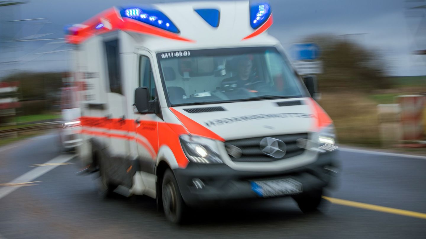 Drei Motorradfahrer werden bei einer Kollision verletzt. (Symbolbild) Foto: Jens Büttner/dpa-Zentralbild/ZB