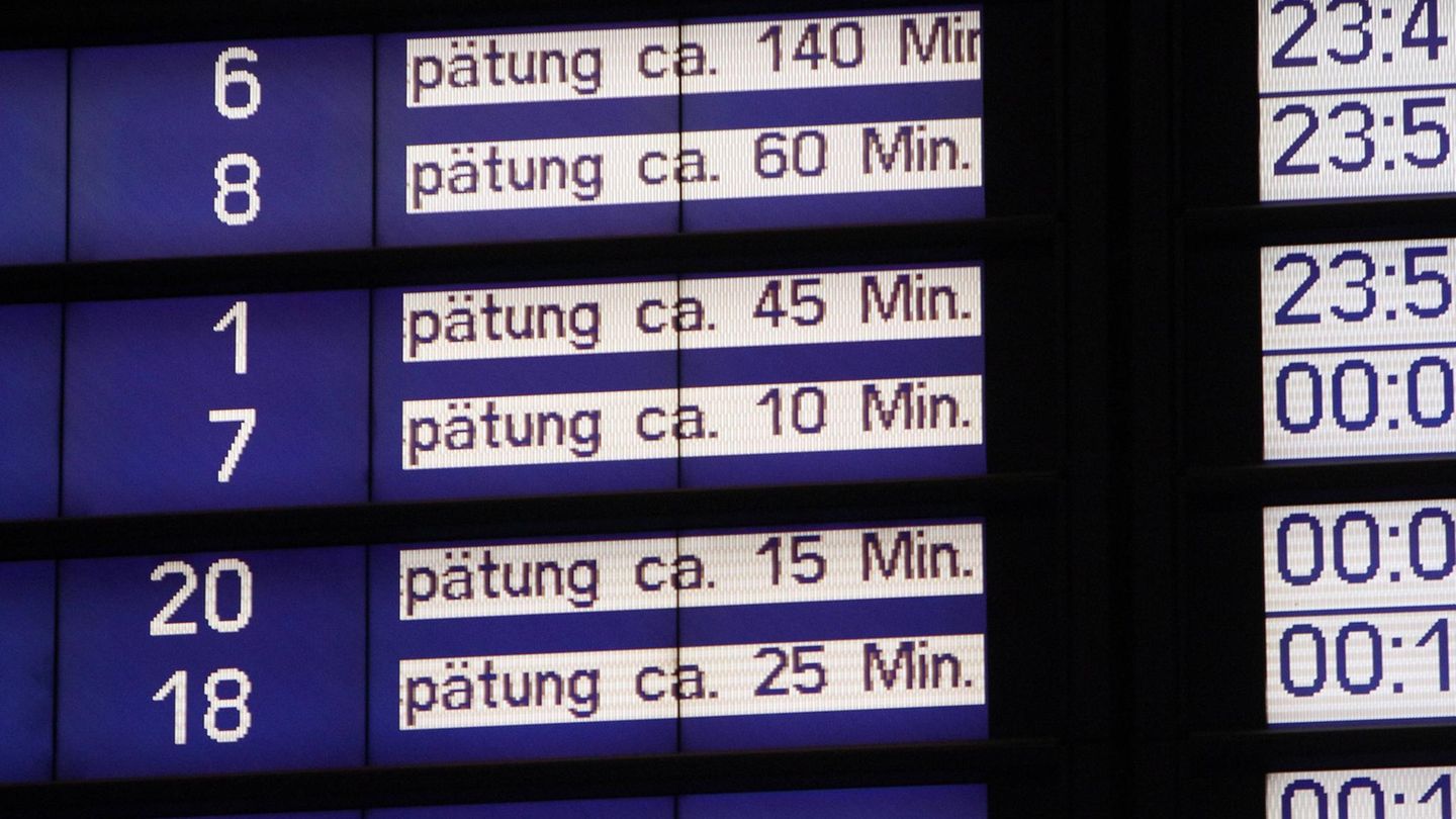 Hohe Verspätungen: Bahnstrecke Bremen-Hamburg nach Brand voll gesperrt