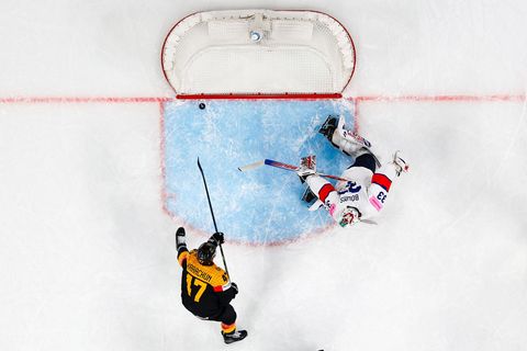 Alexander Karachun brachte die deutsche Eishockey-Nationalmannschaft zum Vorrunden-Abschluss in Führung. Foto: Andreas Becker/Ke