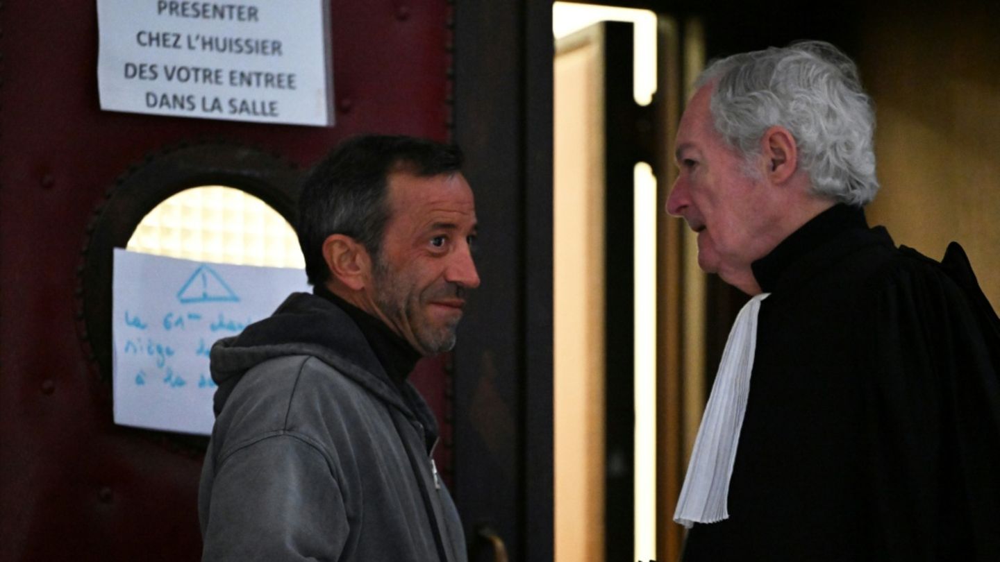 Antonio Ferrara (l.) und sein Anwalt