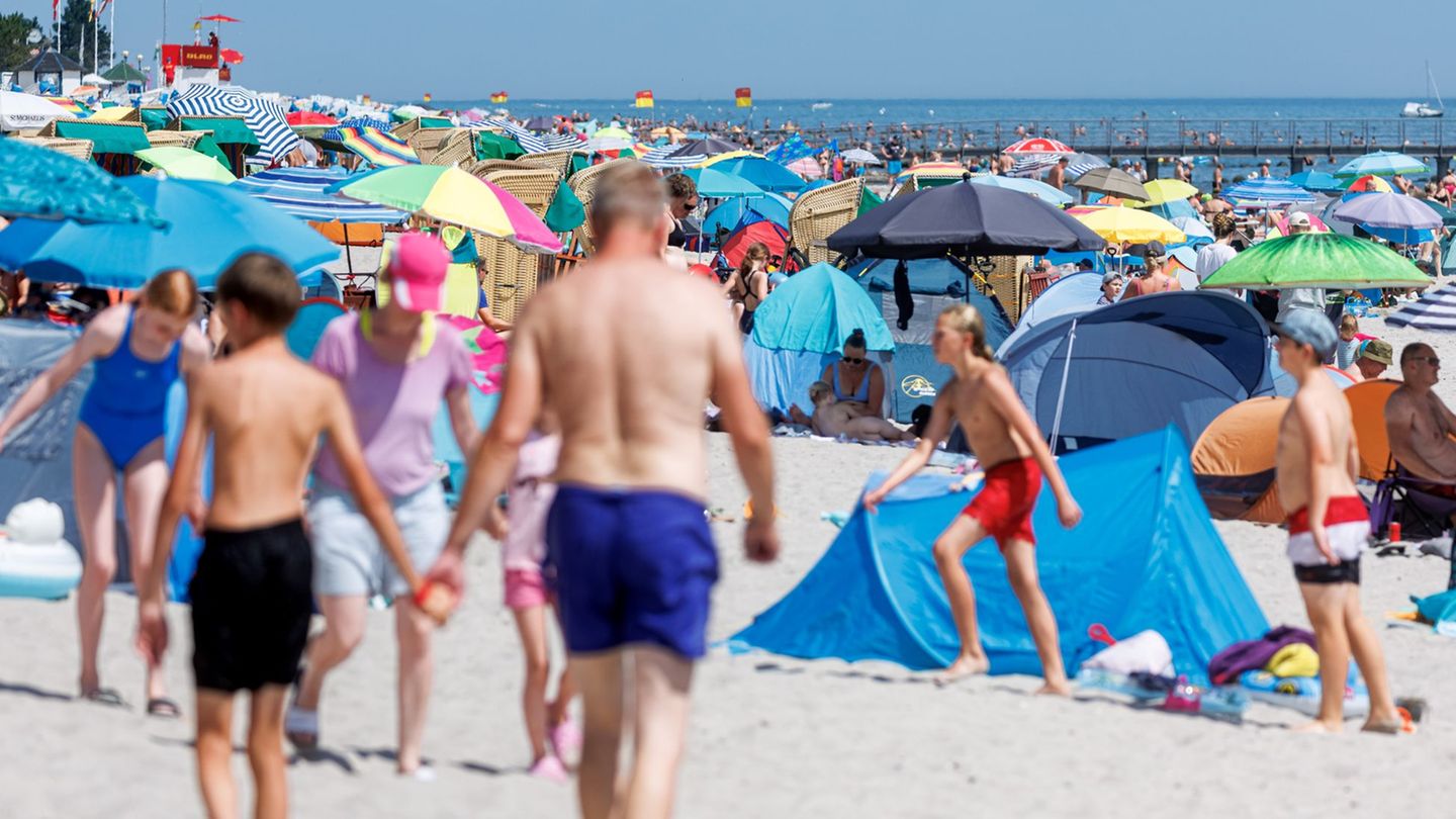 Bei Reisen von Eltern oder Großeltern mit Kindern steht Schleswig-Holstein hoch im Kurs. (Archivbild) Foto: Markus Scholz/dpa
