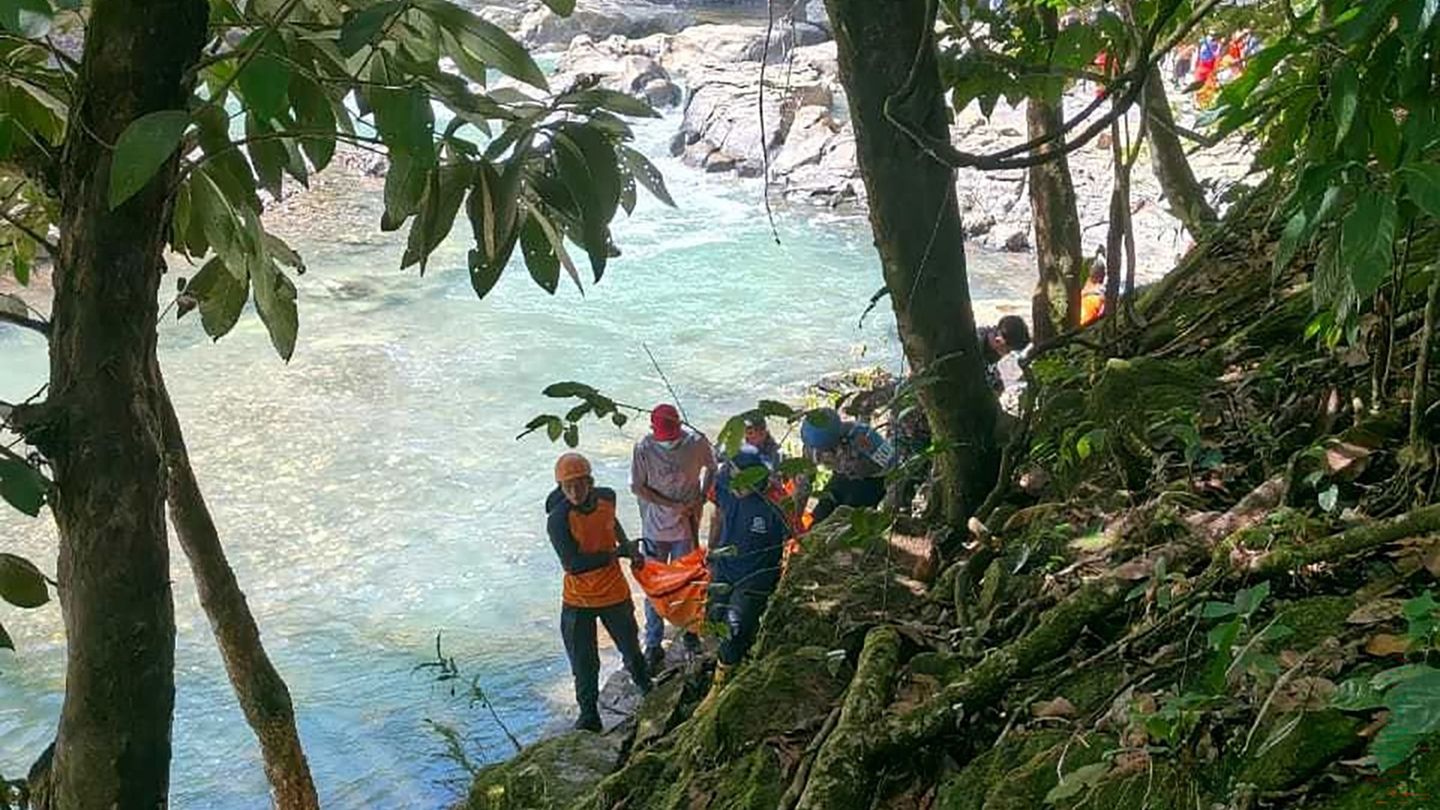 Die beiden Österreicher stürzten von einer Hängebrücke in die Tiefe, nachdem mehrere Holzbalken eingestürzt waren. Foto: -/Maume