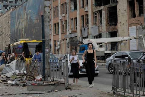 Zerstörung in Kiew nach russischen Angriffen