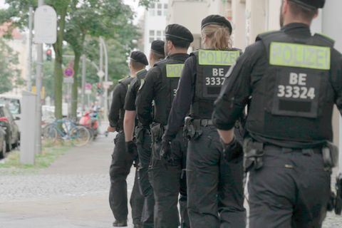 Polizisten im Einsatz gegen Clans: Was kann der Staat tun?