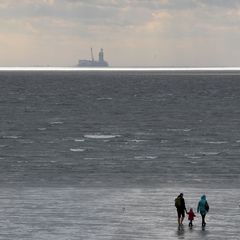 Der WWF hat seine Forderung erneuert, die Ölforderung im Wattenmeer bis 2030 einzustellen. (Archivbild) Foto: Carsten Rehder/dpa