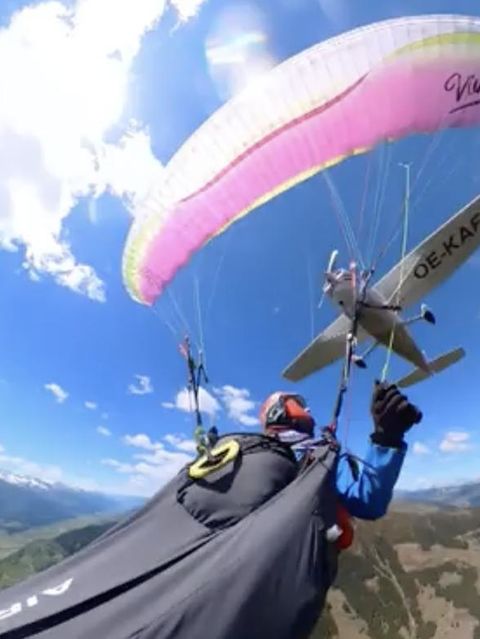 Flugzeug kollidiert mit Paragliderin