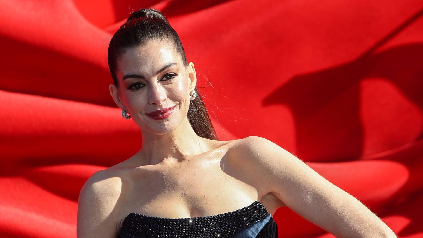 Vip News: Augenerkrankung ließ Anne Hathaway fast erblinden
