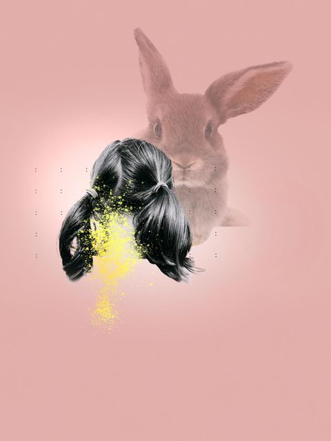 Illustratio: Mädchen mit Fieber, Wunde am Nacken und einem Hasen im Hintergrund