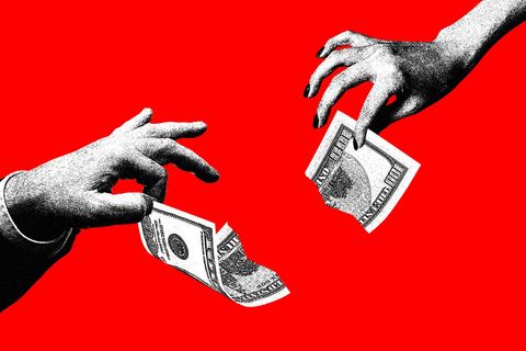 Um sich vor finanzieller Abhängigkeit zu schützen, kann ein Ehevertrag sinnvoll sein