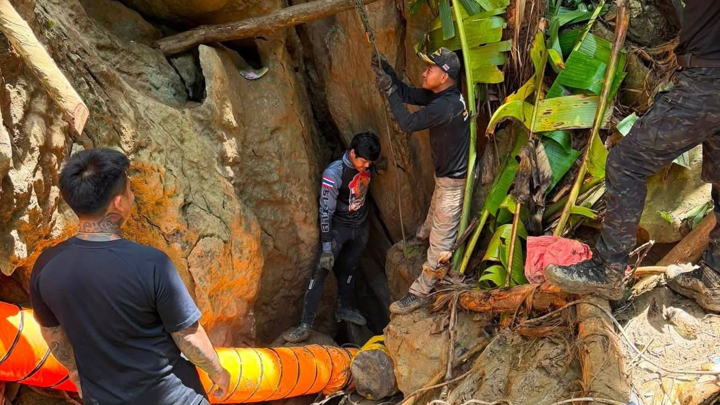 Der Zugang zu der Höhle ist extrem eng. Foto: Uncredited/Metta Tham Rescue Kalasin/AP/dpa