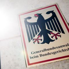 Die Bundesanwaltschaft hatte die beiden Männer im Dezember festnehmen lassen. (Archivbild) Foto: Christoph Schmidt/dpa