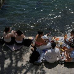 Angesichts der Hitzewelle hat Frankreich die Bevölkerung zur Vorsicht aufgerufen. Foto: Michel Euler/AP/dpa