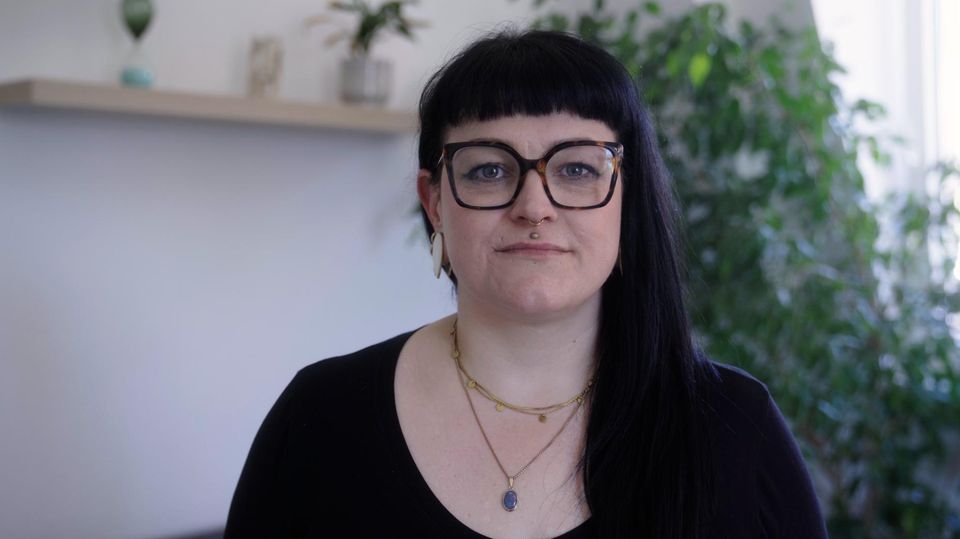 Anne-Kathrin erzählt über sexualisierte Partnerschaftsgewalt