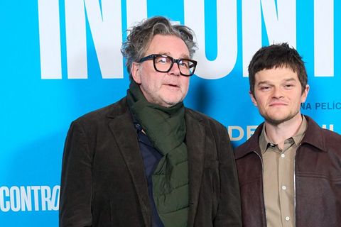 "Verflucht normal"-Regisseur Kirk Jones (l.) und Hauptdarsteller Robert Aramayo bei der Premiere des Films in Madrid.