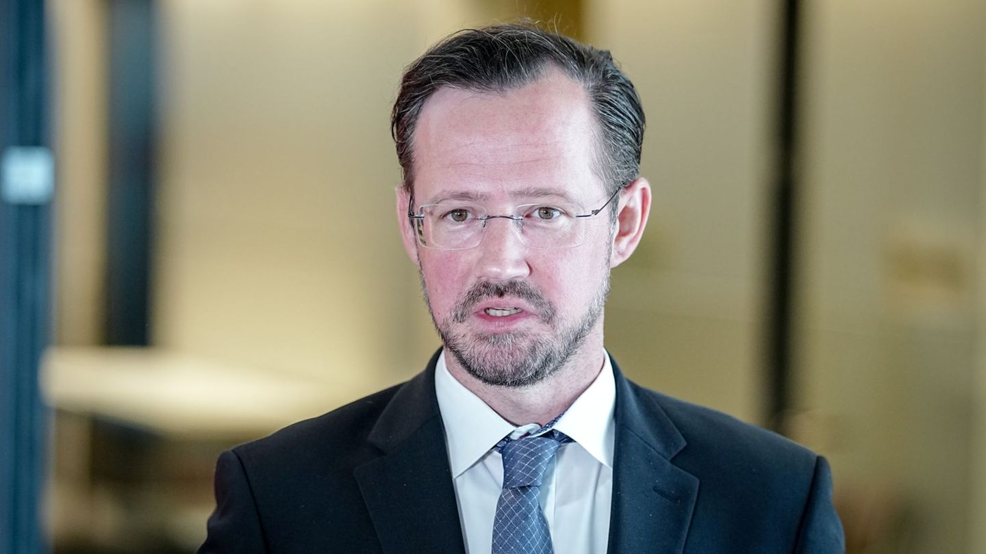 Der SPD-Fraktionsgeschäftsführer Dirk Wiese setzt auf die Rentenkommission. (Archivfoto) Foto: Kay Nietfeld/dpa